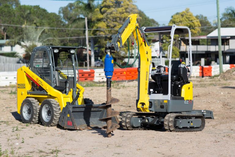 EarthDrill_X2500_S4_miniexcavator_01